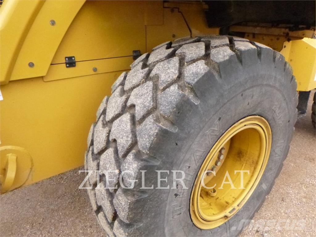 CAT 930M Utovarivači na točkove