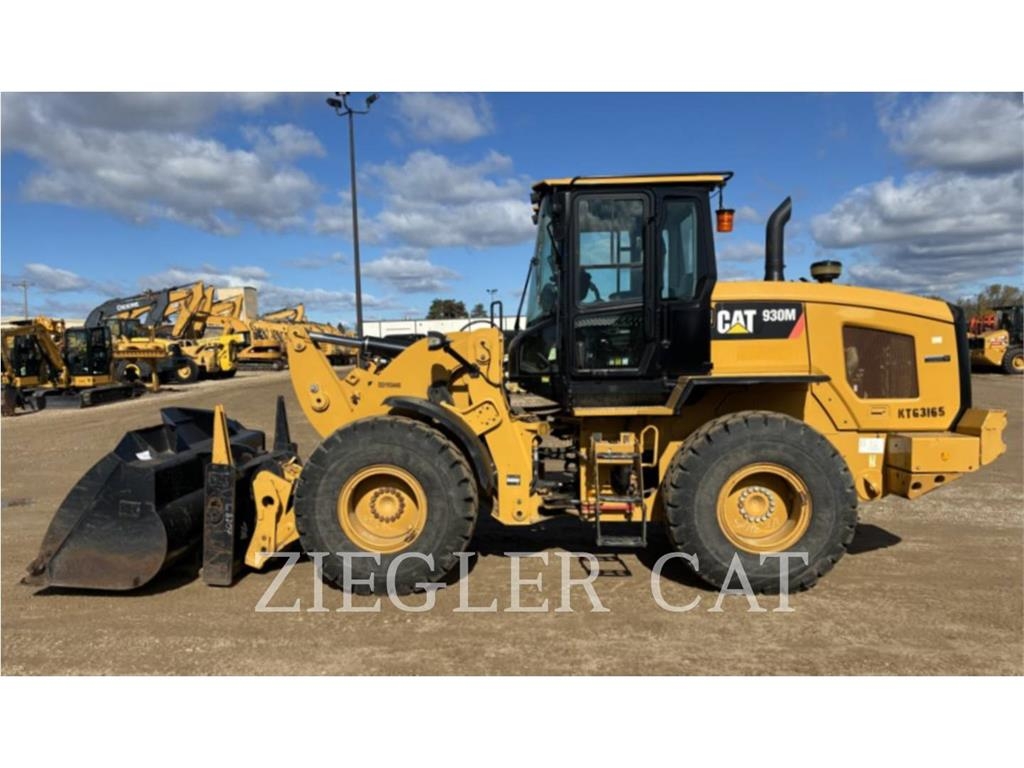 CAT 930M Utovarivači na točkove