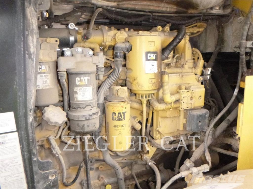 CAT 930M Utovarivači na točkove