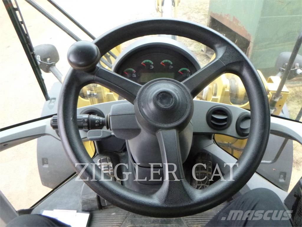 CAT 930M Utovarivači na točkove