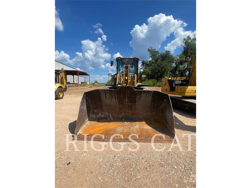CAT 930M Chargeuse sur pneus