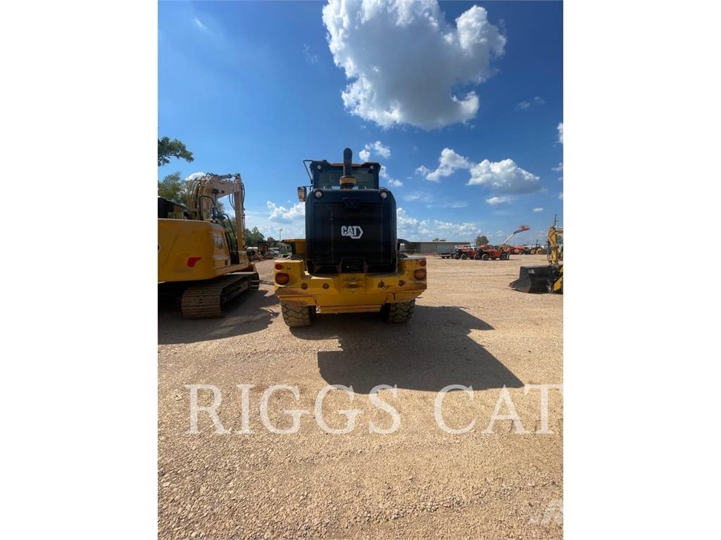 CAT 930M Chargeuse sur pneus