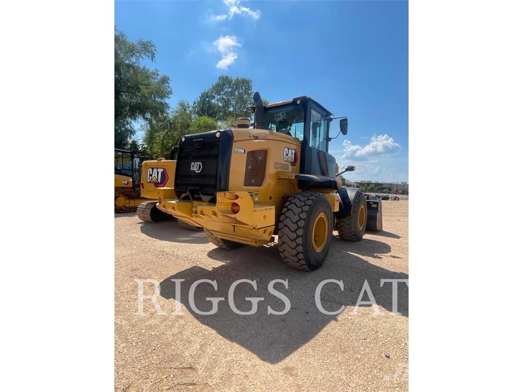 CAT 930M Chargeuse sur pneus