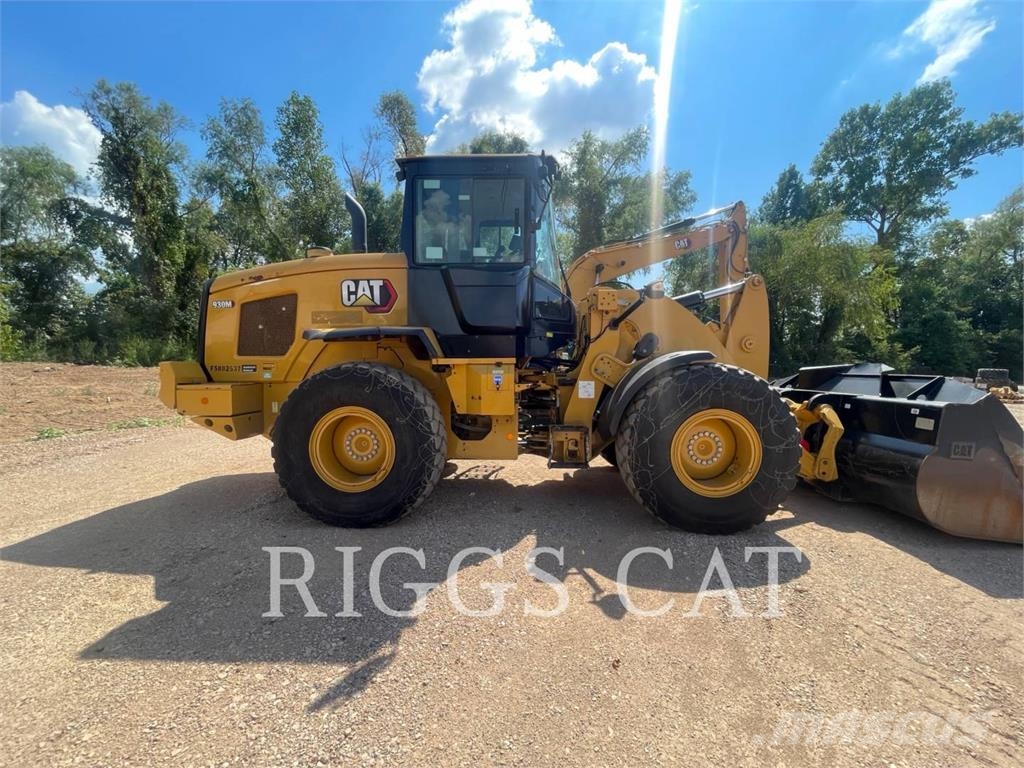 CAT 930M Chargeuse sur pneus