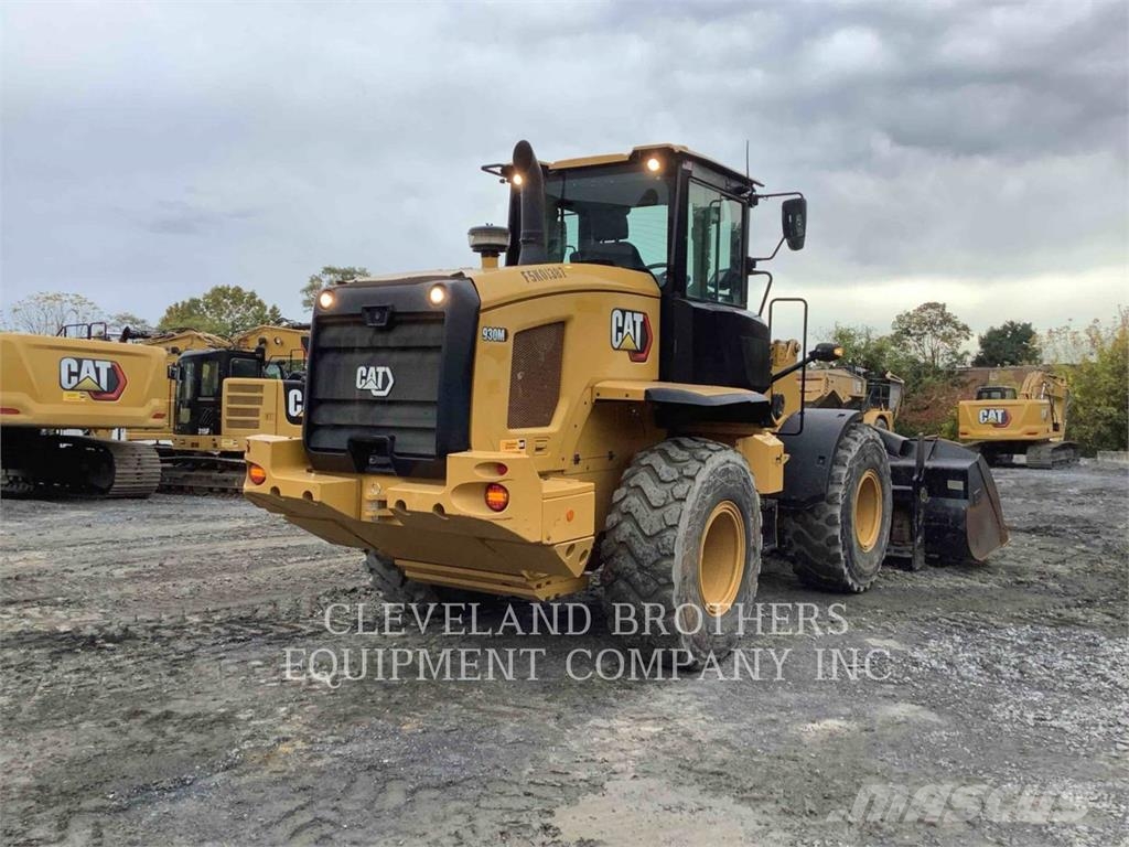 CAT 930M Iekrāvēji uz riteņiem