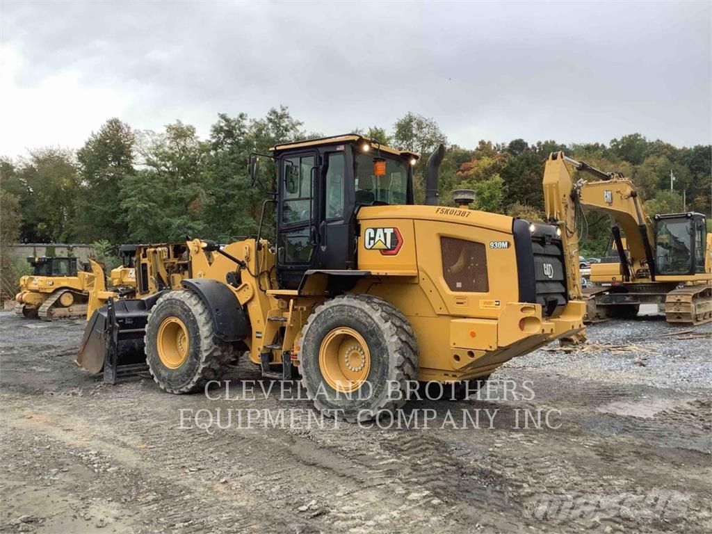 CAT 930M Iekrāvēji uz riteņiem