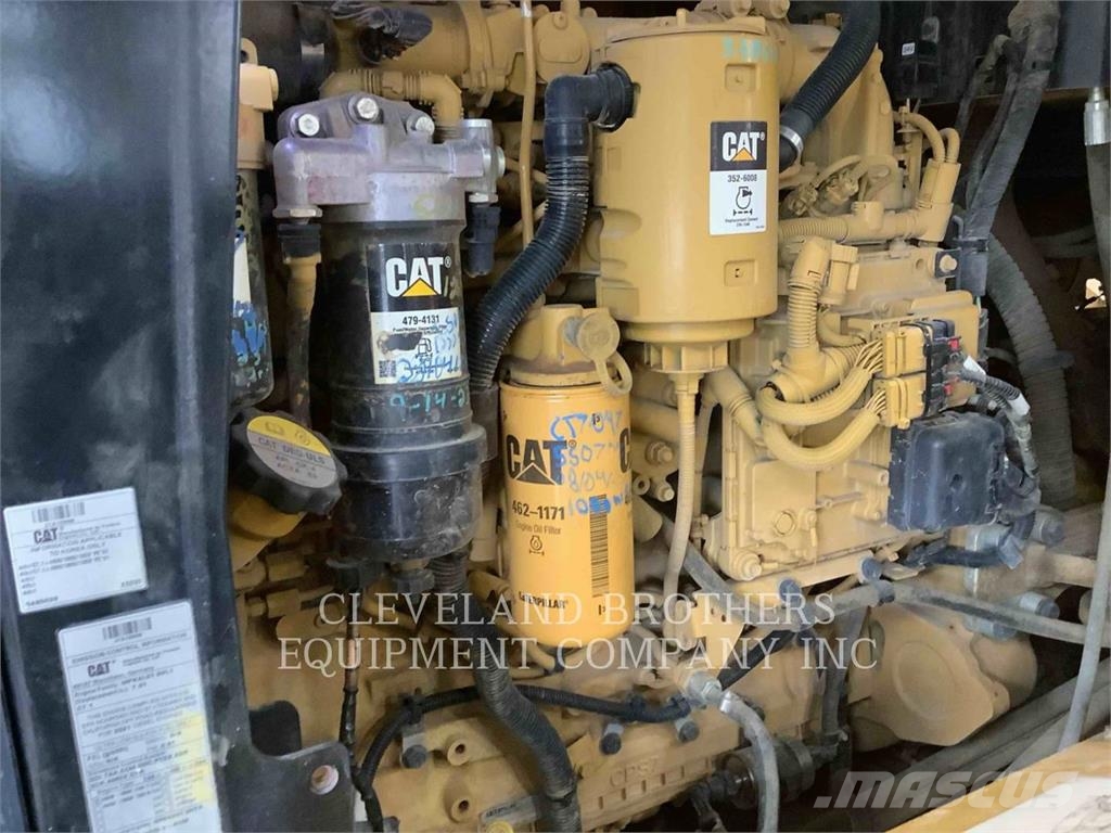 CAT 930M Iekrāvēji uz riteņiem