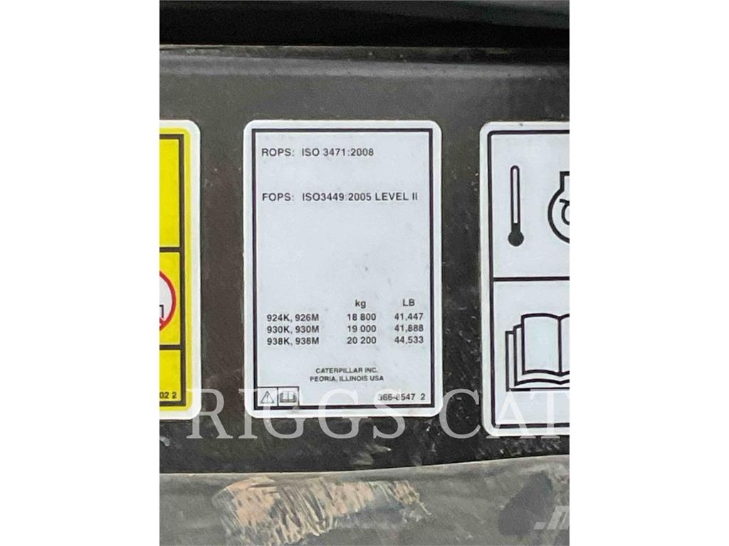 CAT 930M لوادر بعجل