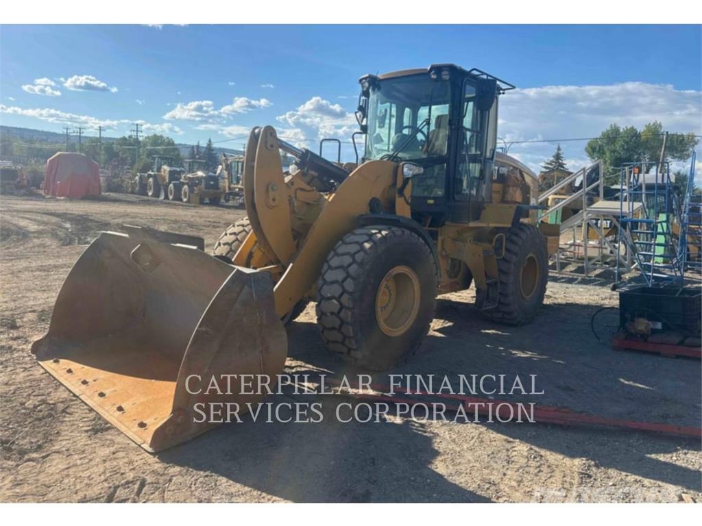 CAT 930M Kolesni nakladalci