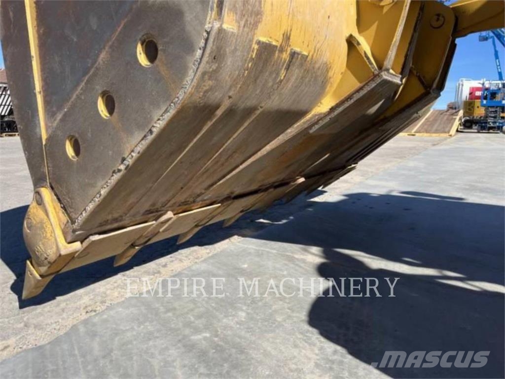 CAT 930M Kolesni nakladalci
