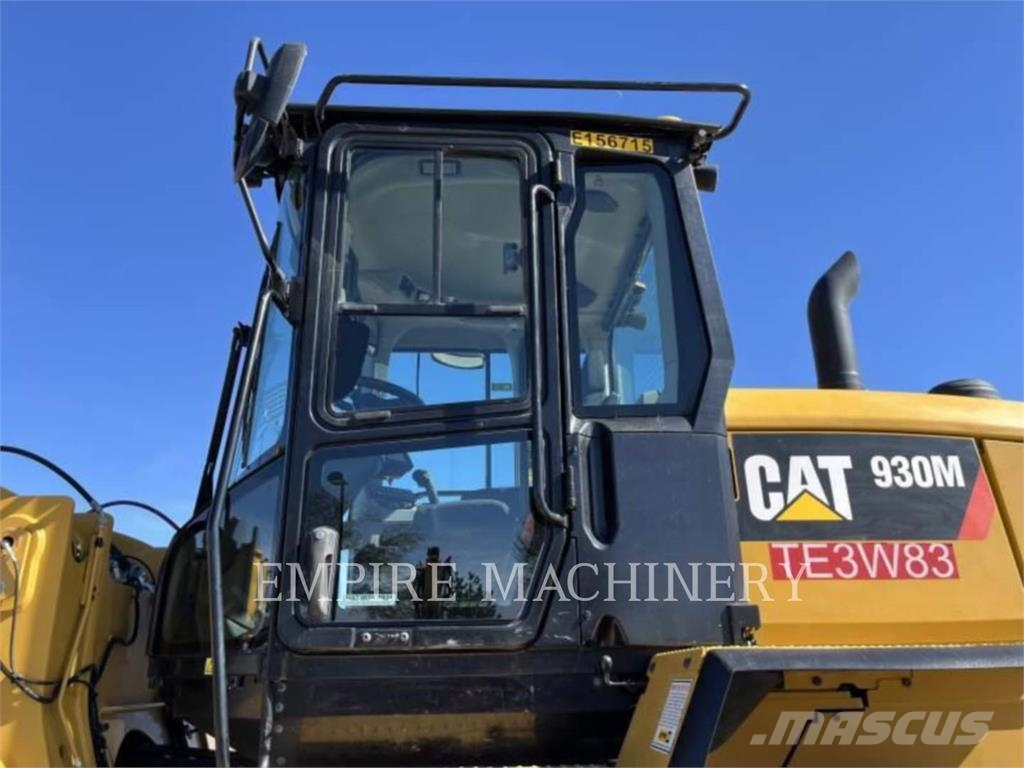 CAT 930M Kolesni nakladalci