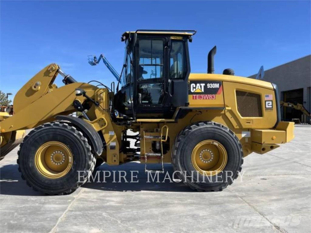 CAT 930M Kolesni nakladalci