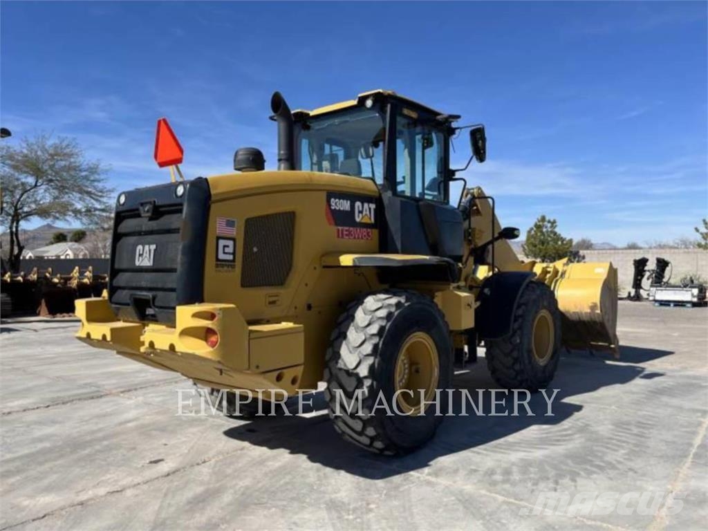 CAT 930M Kolesni nakladalci