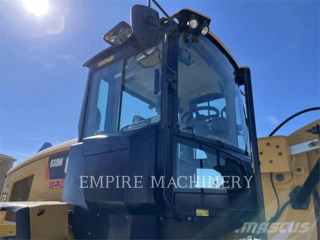 CAT 930M Kolesni nakladalci