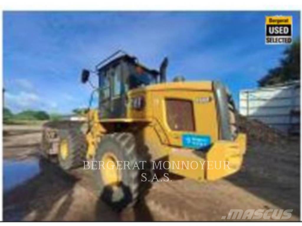 CAT 930M Chargeuse sur pneus