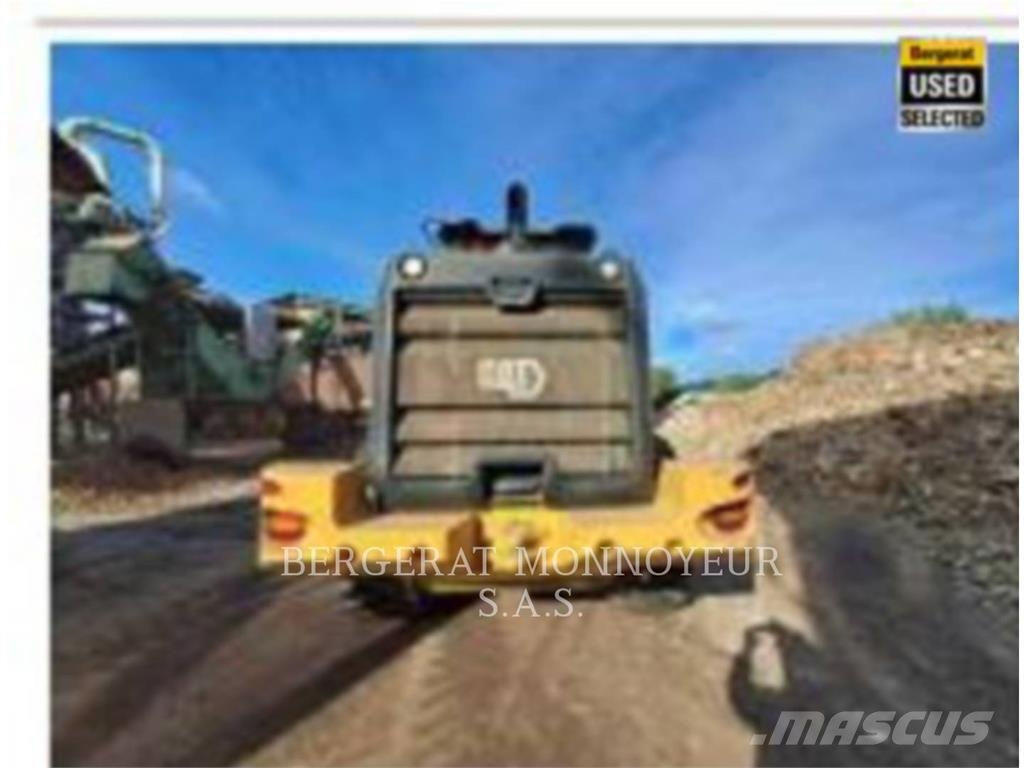 CAT 930M Chargeuse sur pneus