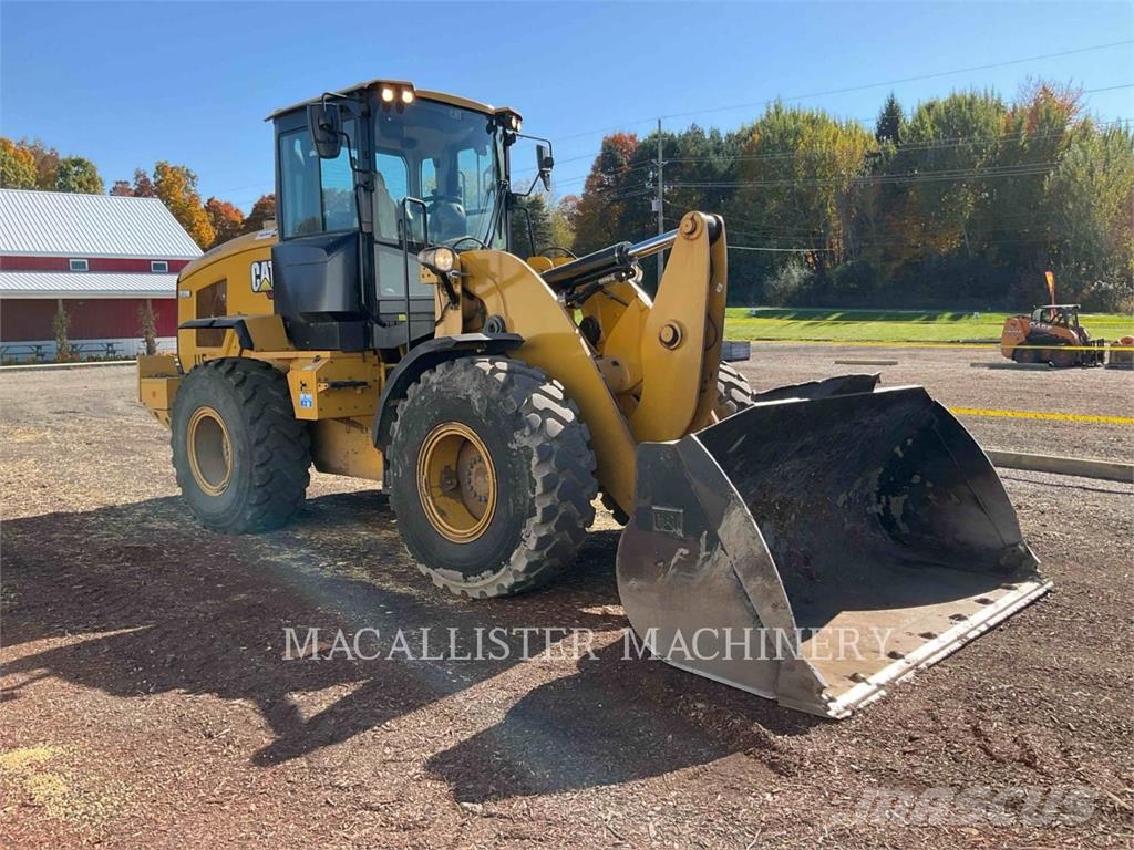 CAT 930M Iekrāvēji uz riteņiem