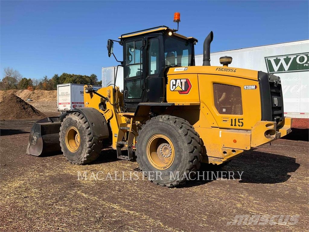 CAT 930M Iekrāvēji uz riteņiem