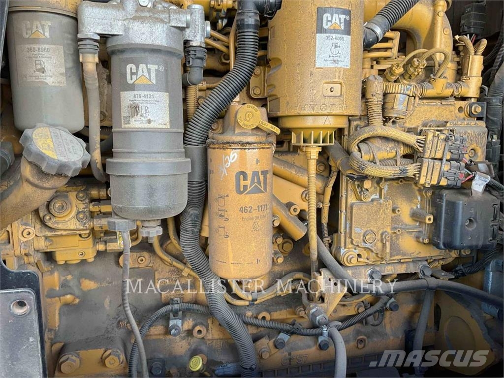 CAT 930M Iekrāvēji uz riteņiem