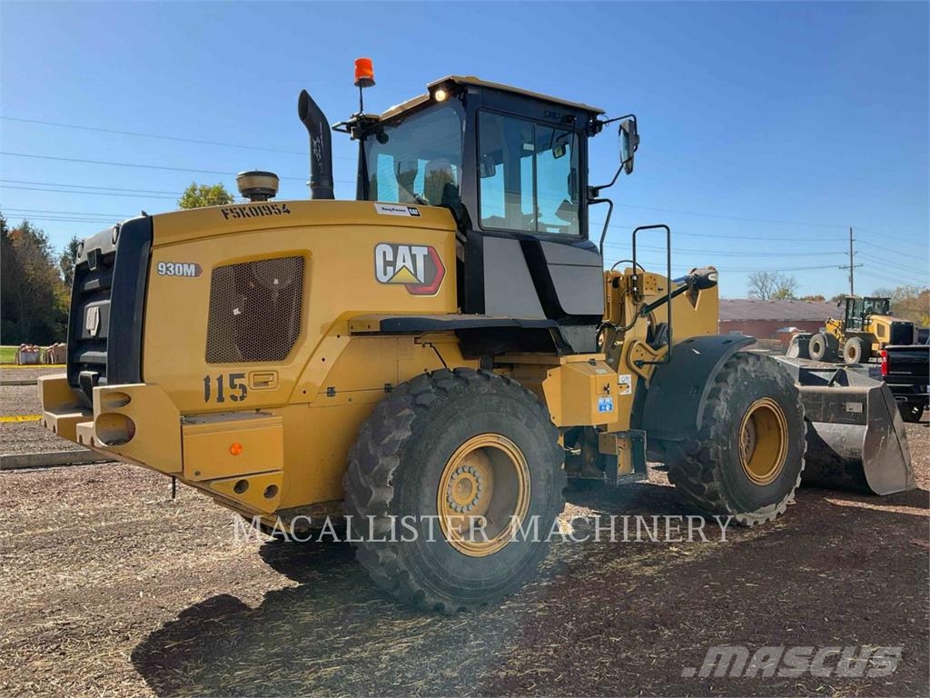 CAT 930M Iekrāvēji uz riteņiem