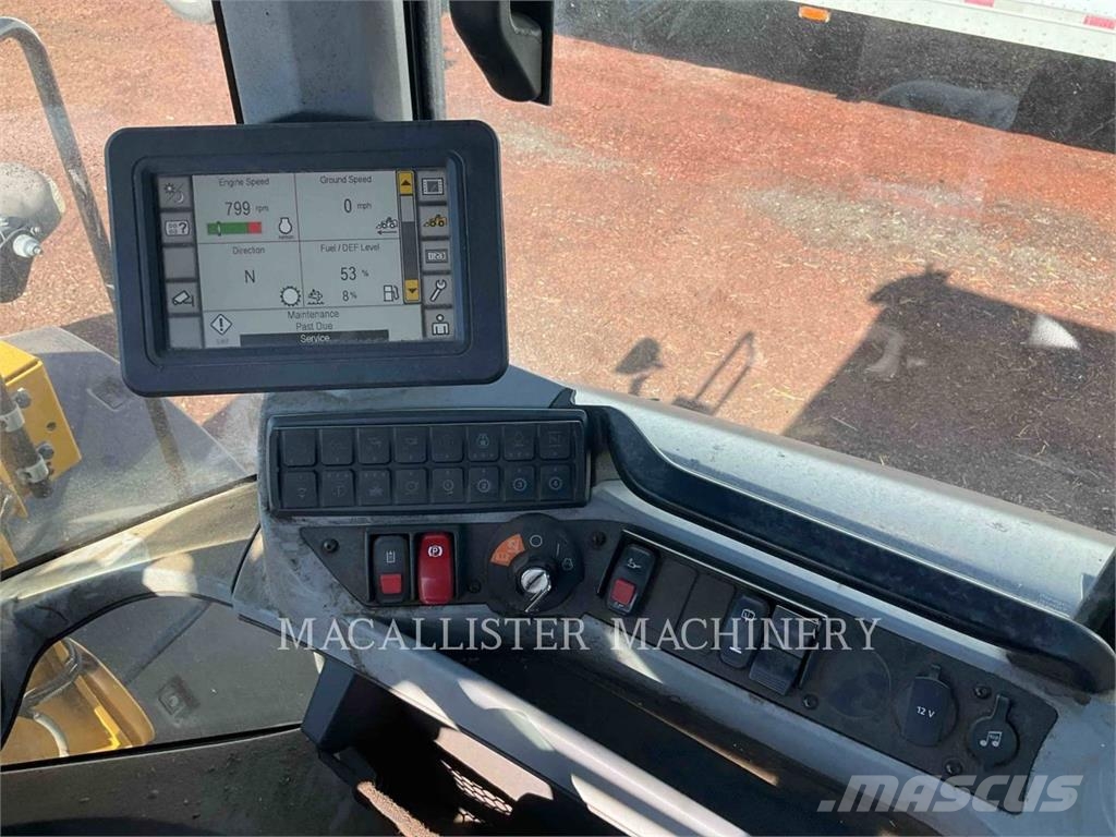 CAT 930M Iekrāvēji uz riteņiem
