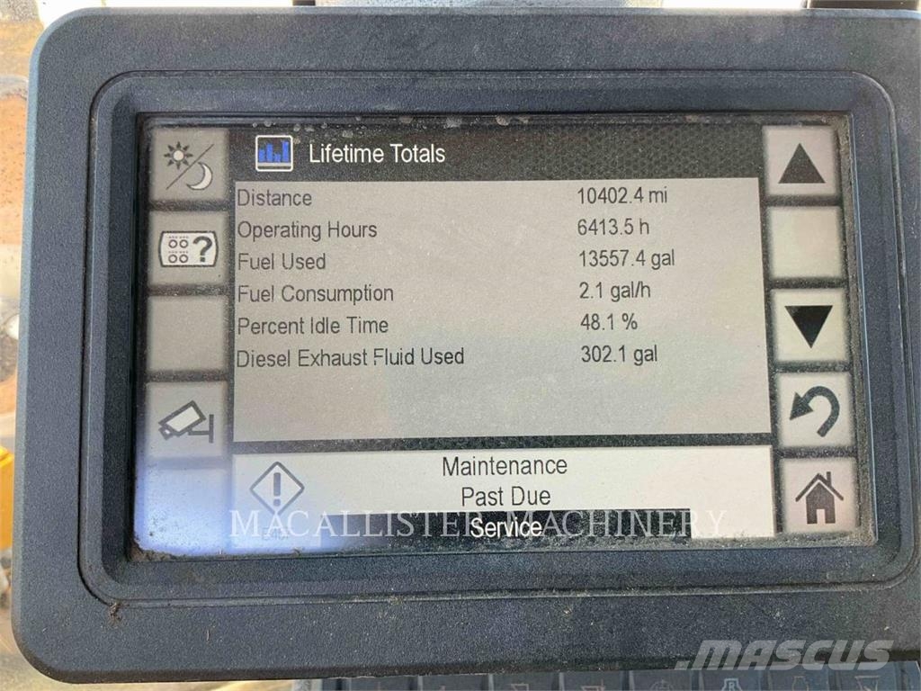 CAT 930M Iekrāvēji uz riteņiem