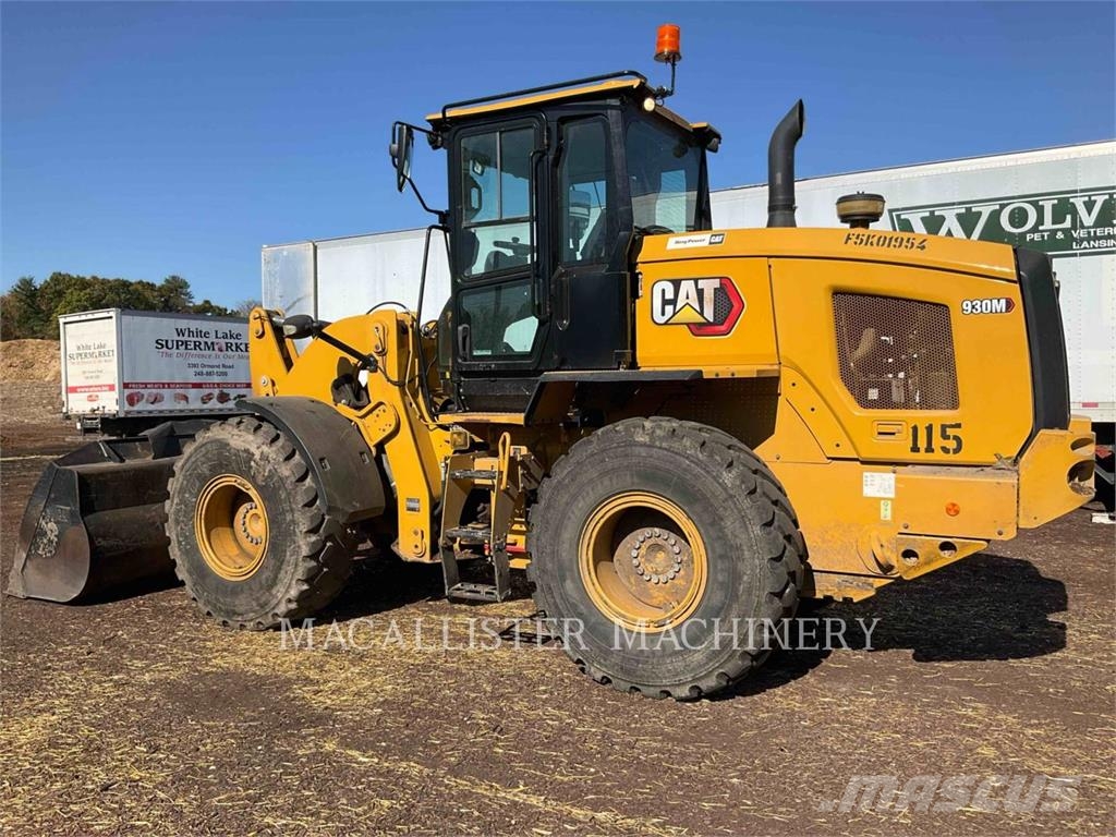 CAT 930M Iekrāvēji uz riteņiem