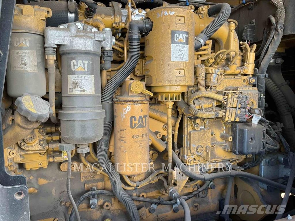 CAT 930M Iekrāvēji uz riteņiem