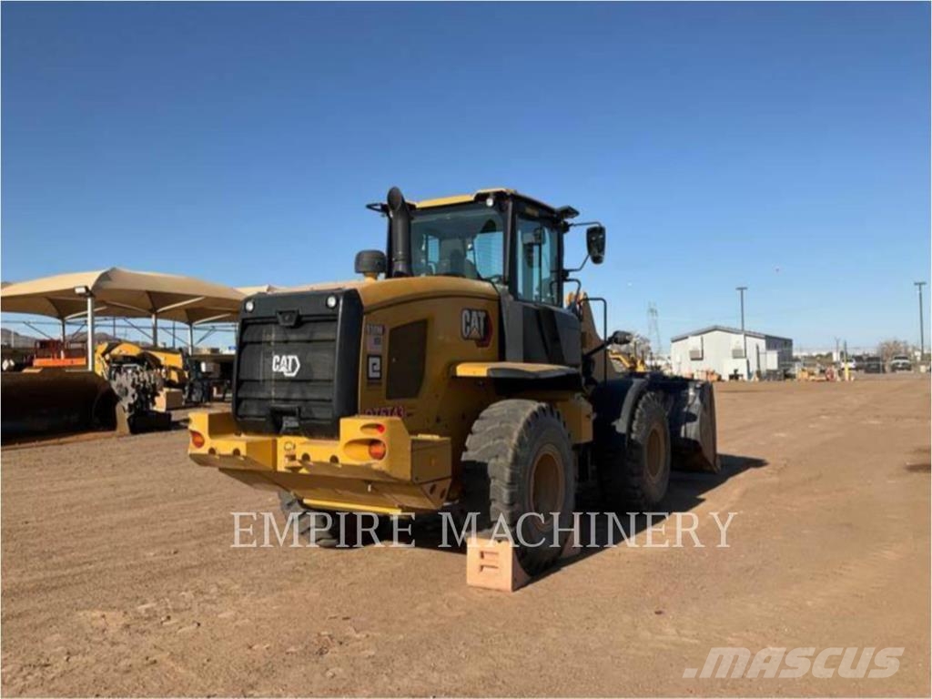 CAT 930M FC Kolesni nakladalci