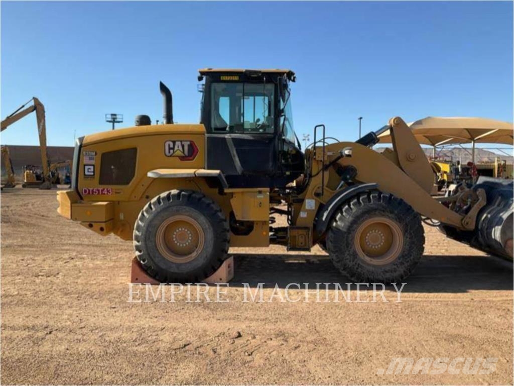 CAT 930M FC Kolesni nakladalci