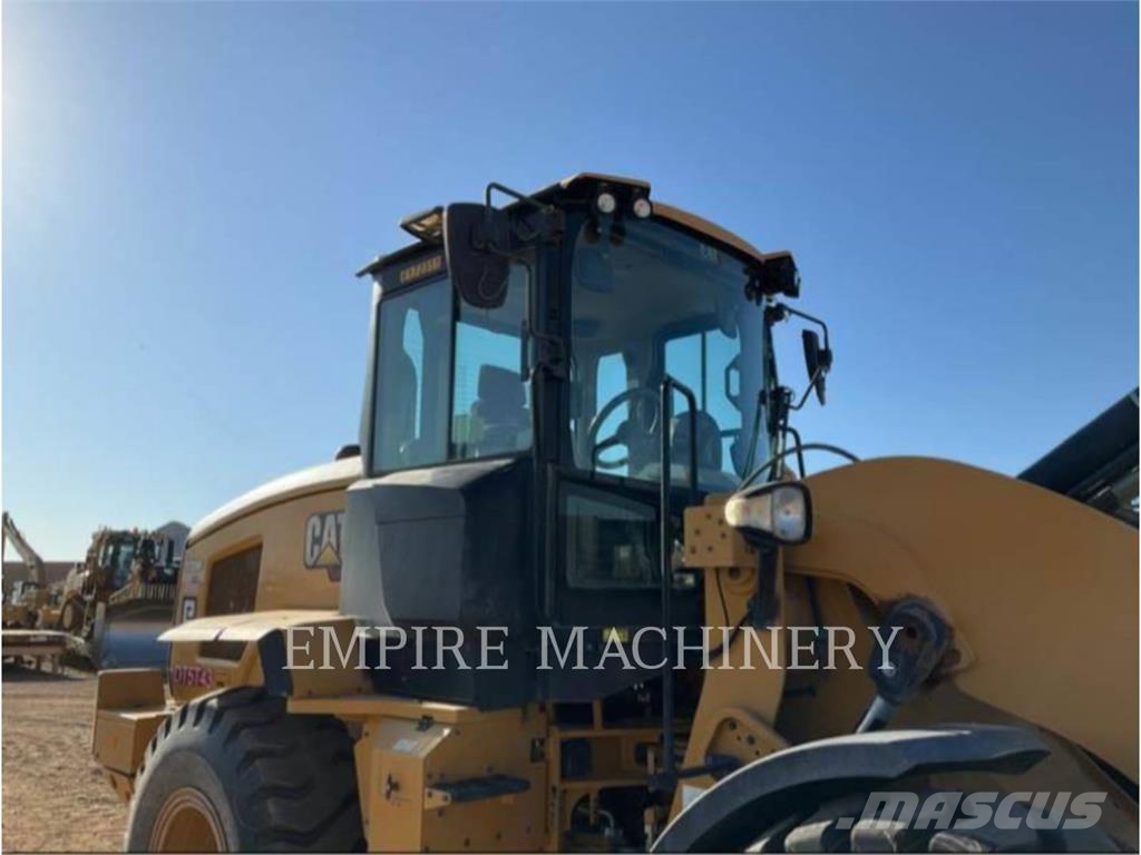 CAT 930M FC Kolesni nakladalci