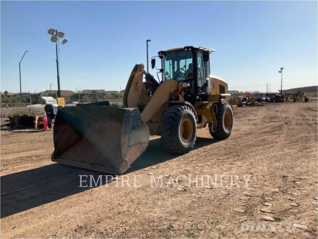 CAT 930M FC Kolesni nakladalci