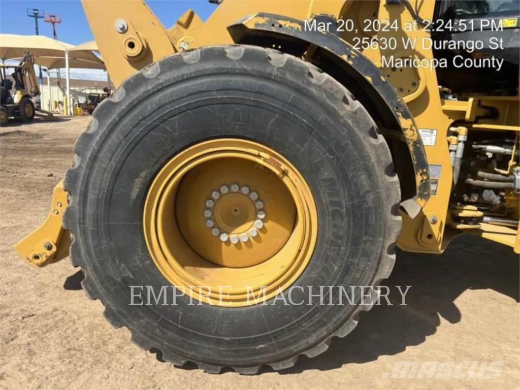 CAT 930M FC Kolesni nakladalci