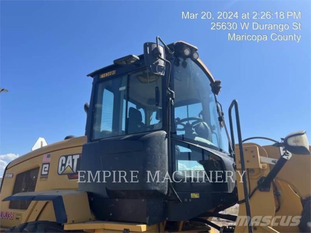 CAT 930M FC Kolesni nakladalci