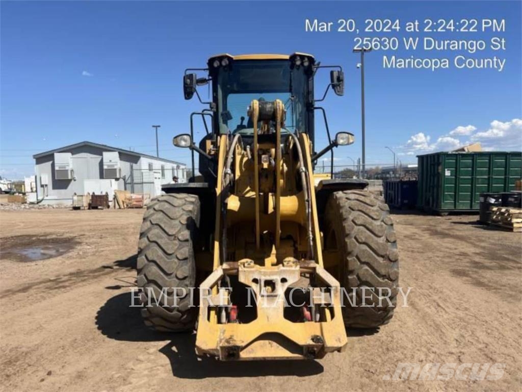 CAT 930M FC Kolesni nakladalci