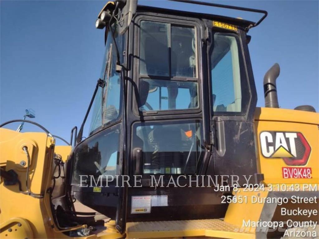 CAT 930M FC لوادر بعجل