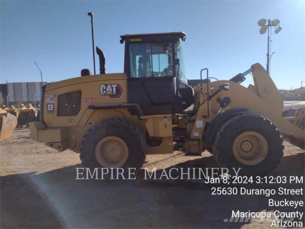 CAT 930M FC لوادر بعجل