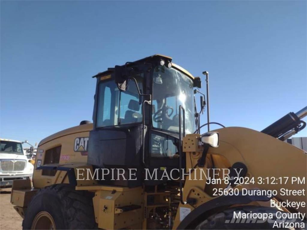 CAT 930M FC لوادر بعجل
