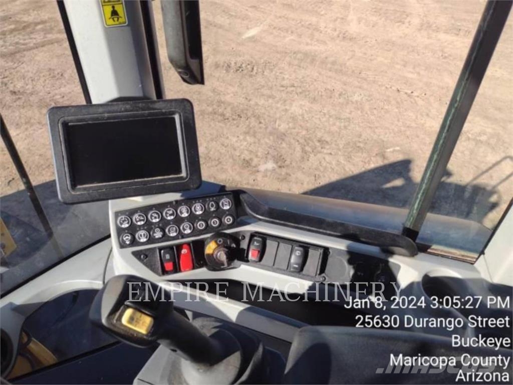 CAT 930M FC لوادر بعجل