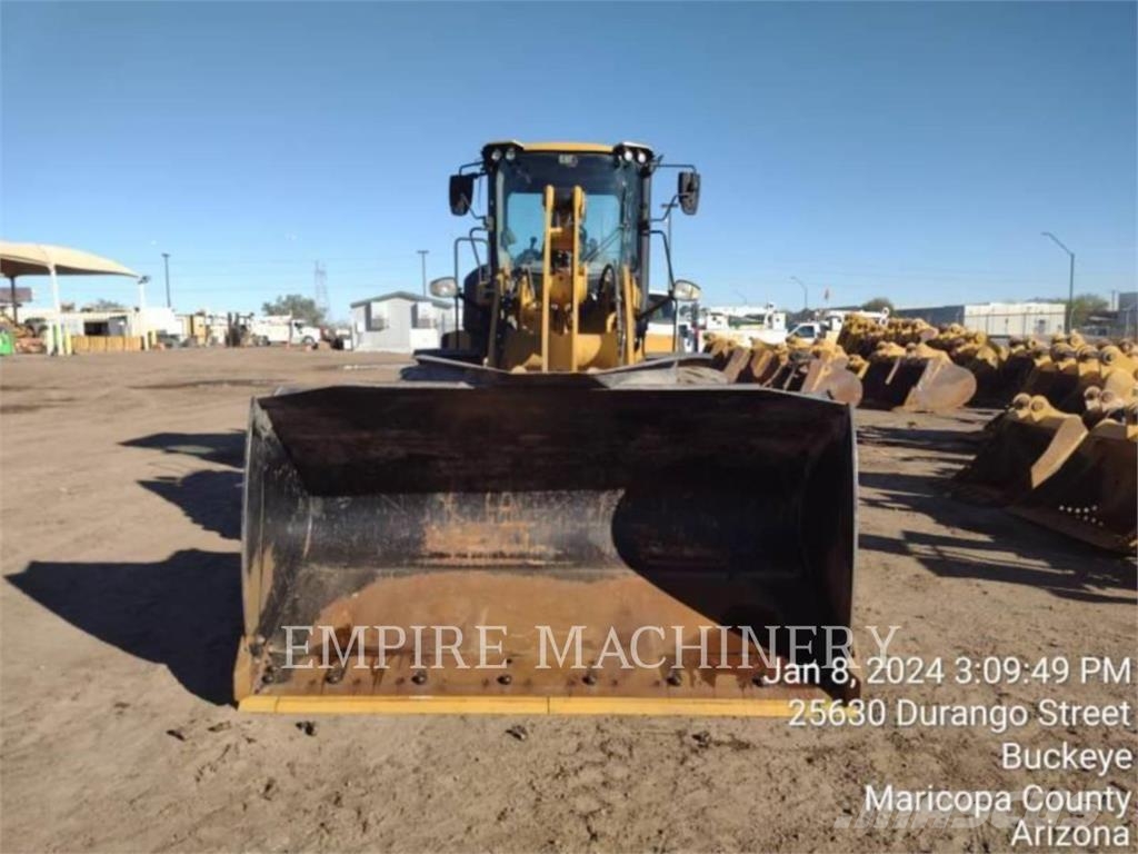 CAT 930M FC لوادر بعجل