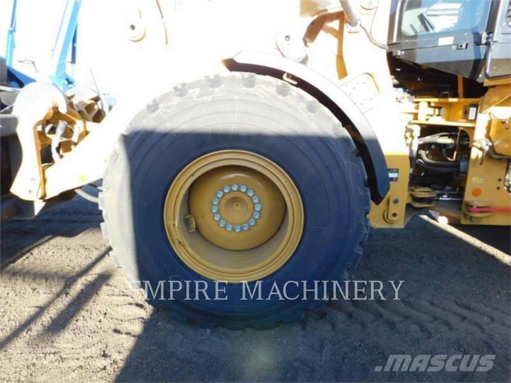CAT 930M FC Iekrāvēji uz riteņiem