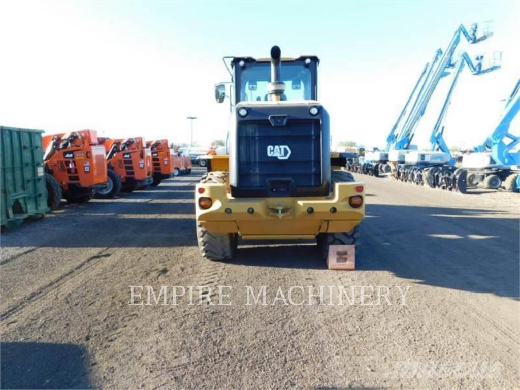 CAT 930M FC Iekrāvēji uz riteņiem