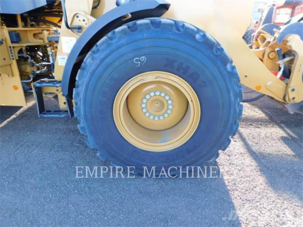 CAT 930M FC Iekrāvēji uz riteņiem