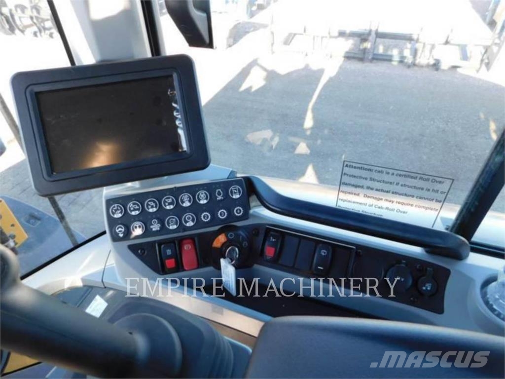 CAT 930M FC Iekrāvēji uz riteņiem
