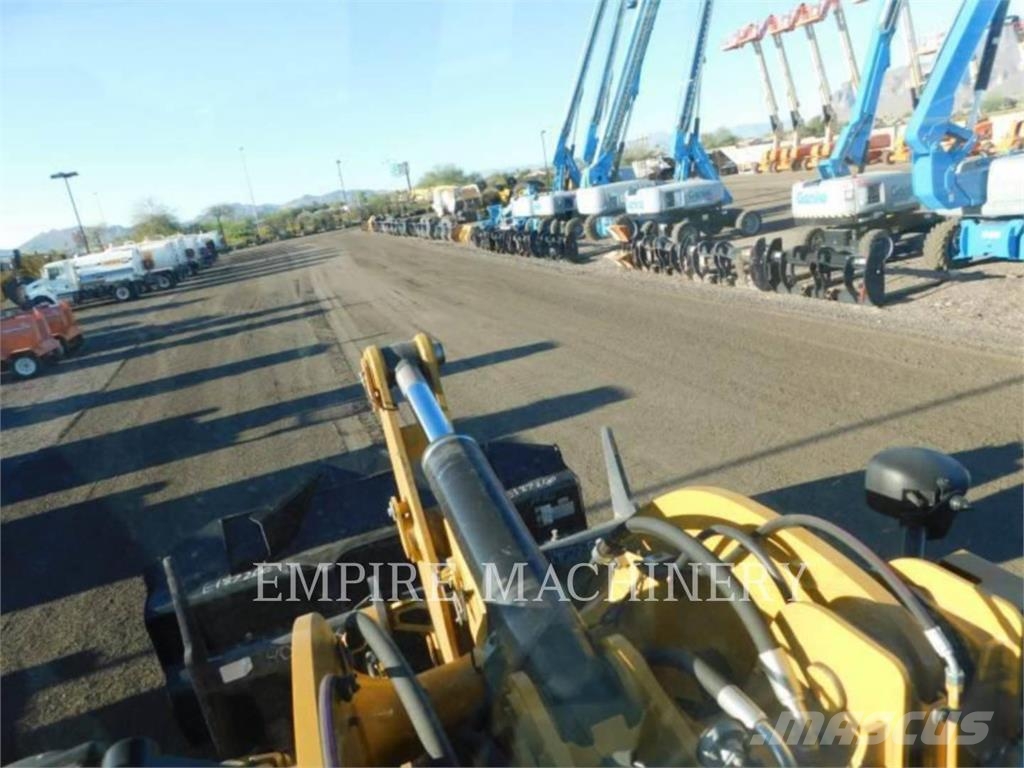 CAT 930M FC Iekrāvēji uz riteņiem