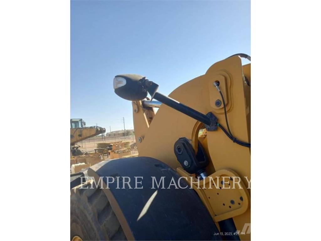 CAT 930M FC Rataslaadurid