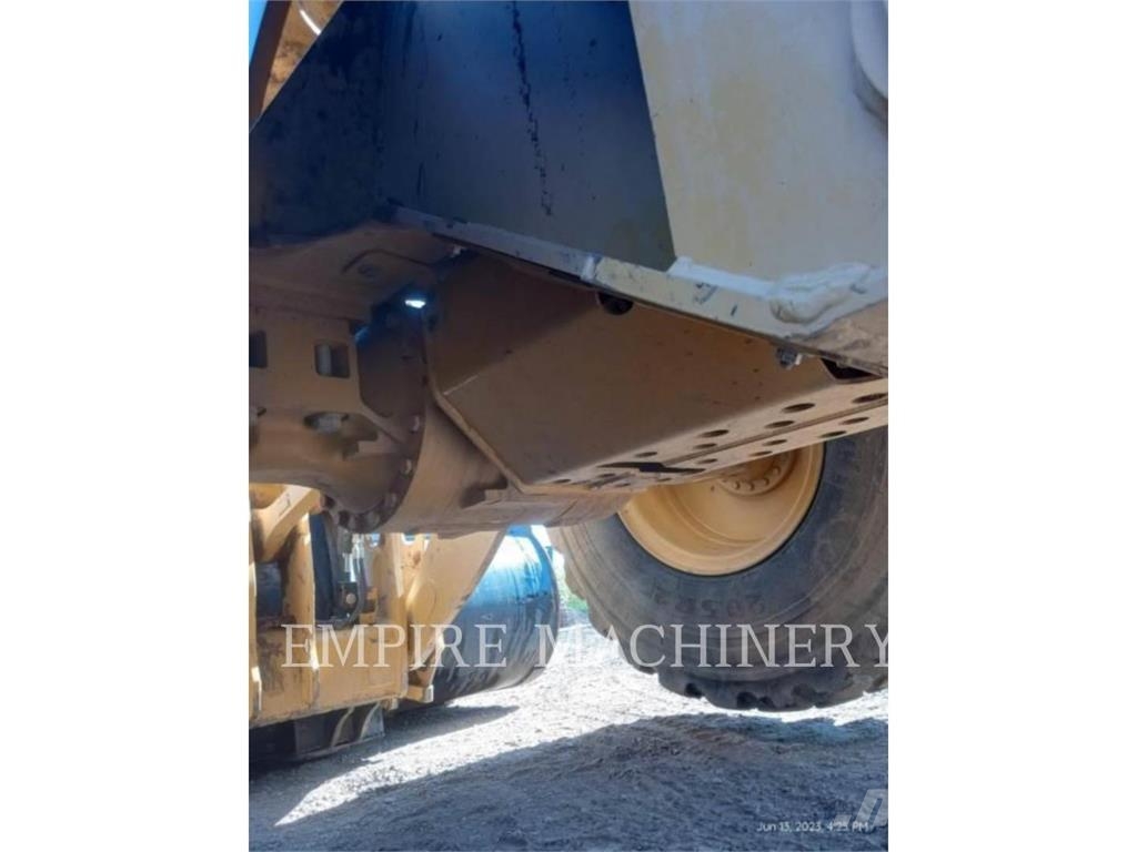 CAT 930M FC Rataslaadurid