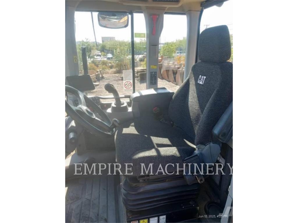 CAT 930M FC Rataslaadurid