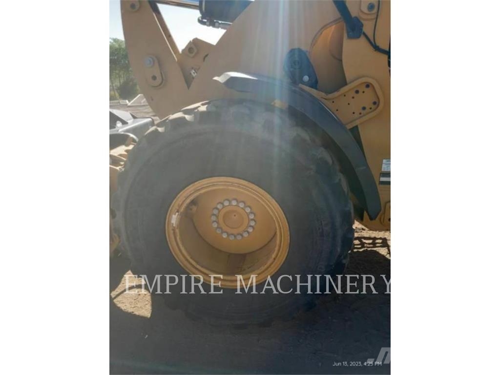 CAT 930M FC Rataslaadurid