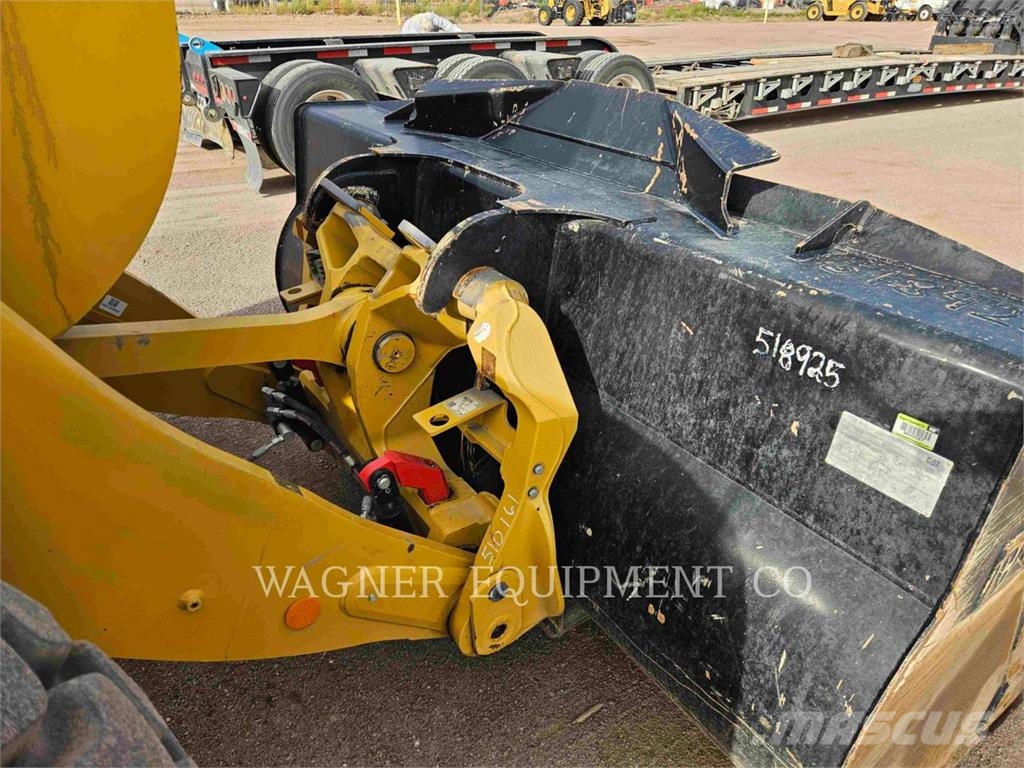 CAT 938 휠로우더